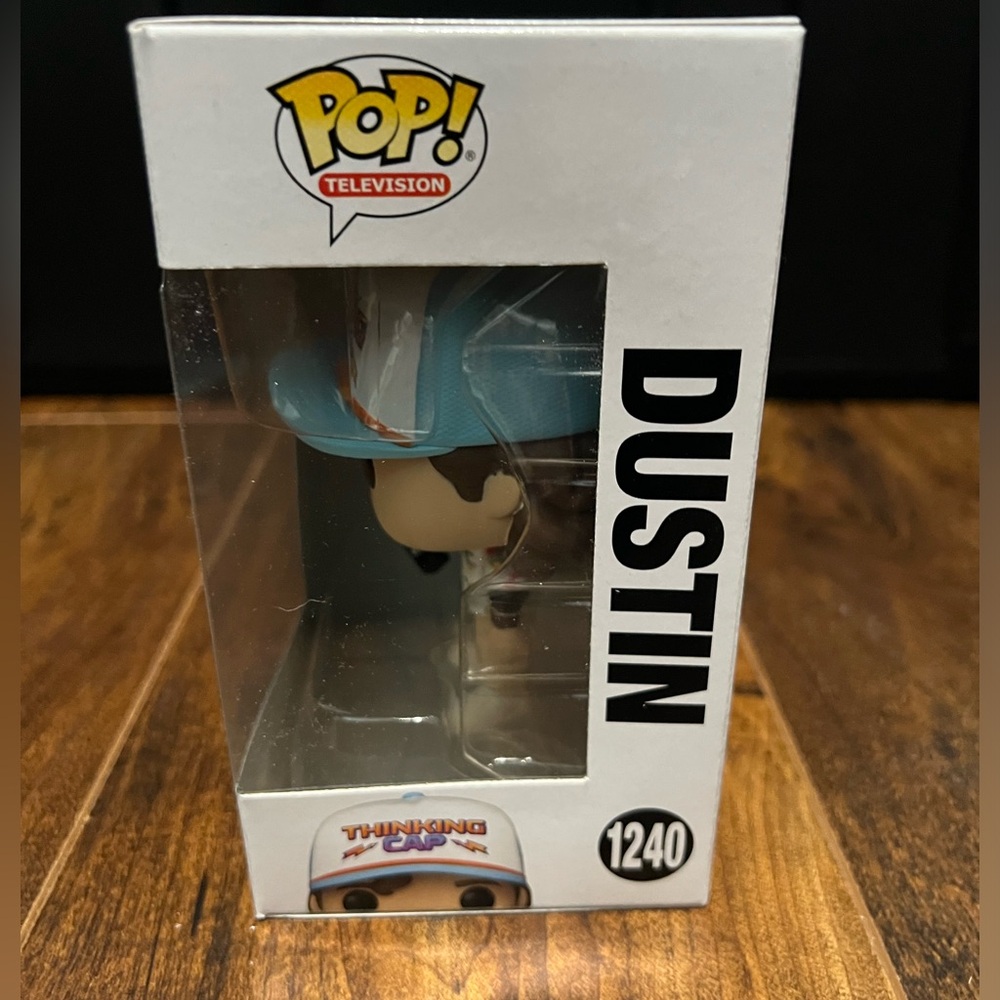 Funko Pop! TV: Stranger Things - Dustin Vinyl Figure - Picture 2 of 6